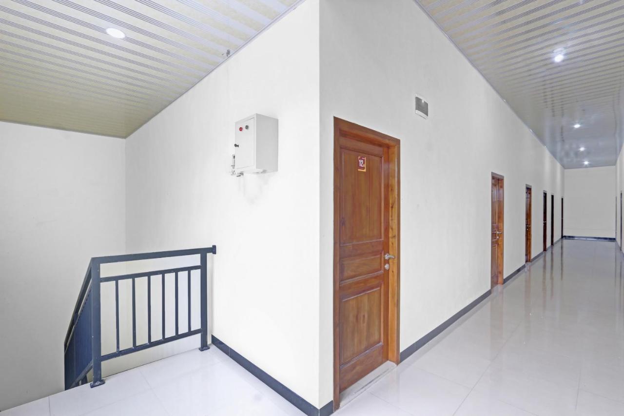 Oyo 90796 Hotel Mulya Indah Tambakmulya ภายนอก รูปภาพ