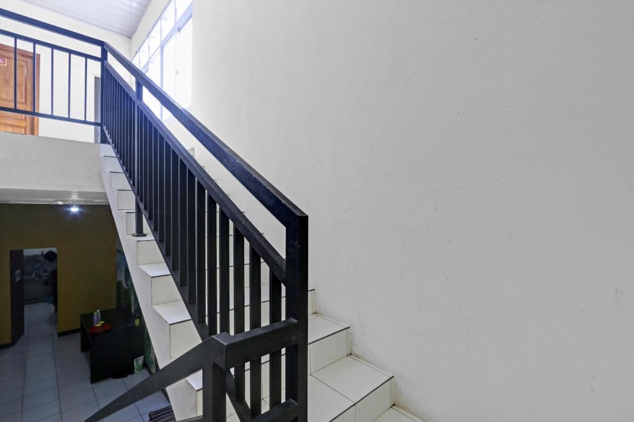 Oyo 90796 Hotel Mulya Indah Tambakmulya ภายนอก รูปภาพ