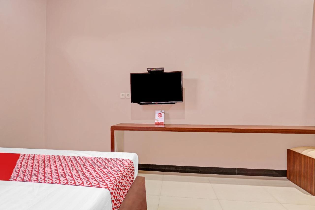 Oyo 90796 Hotel Mulya Indah Tambakmulya ภายนอก รูปภาพ