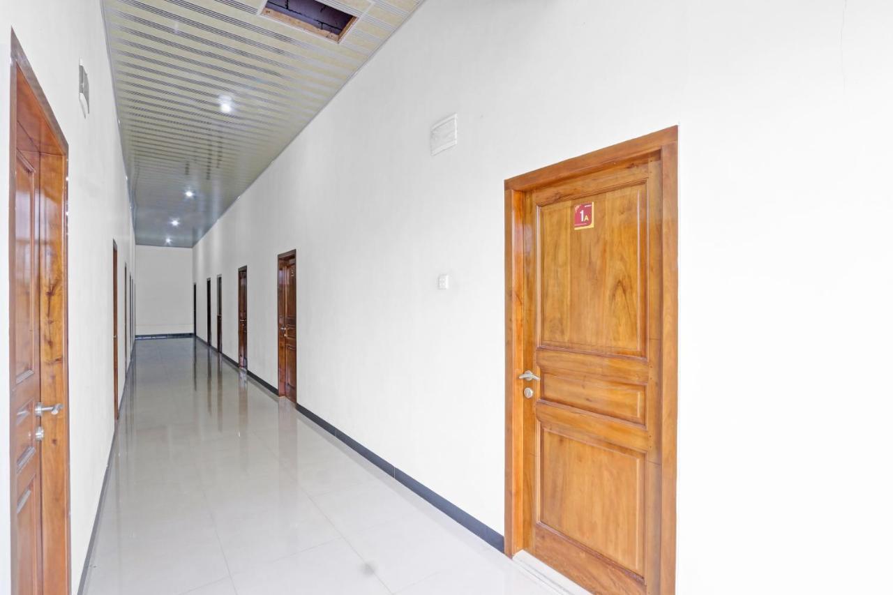 Oyo 90796 Hotel Mulya Indah Tambakmulya ภายนอก รูปภาพ