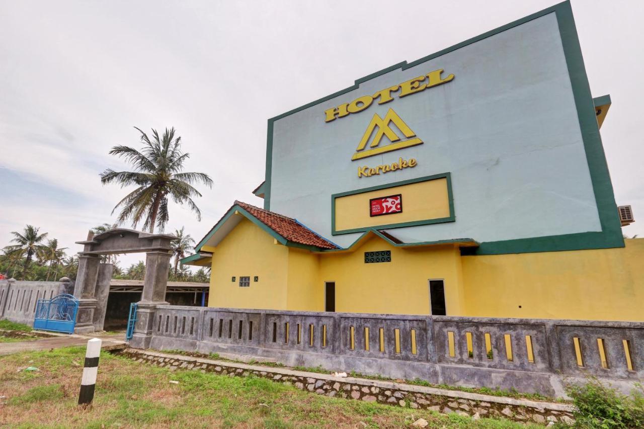 Oyo 90796 Hotel Mulya Indah Tambakmulya ภายนอก รูปภาพ